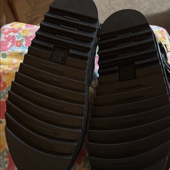 New never worn Dr Marten Black sandals with white daisy on them. - Picture 3 of 4
